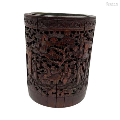 A Chinese carved bamboo brushpot, Qing dynasty, H 17 cm