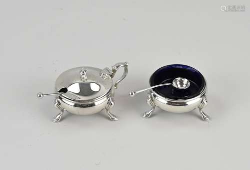 Silver spice set with glass