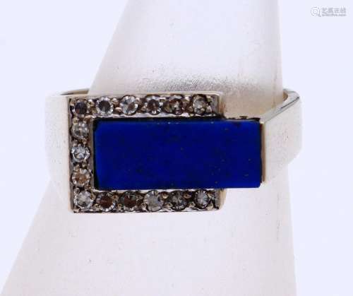 White gold ring with lapis lazuli