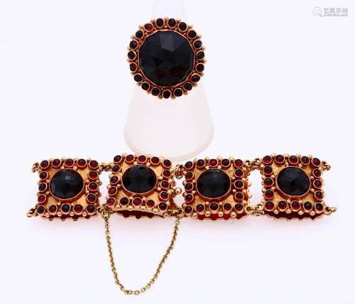 Gold bracelet and ring with garnet