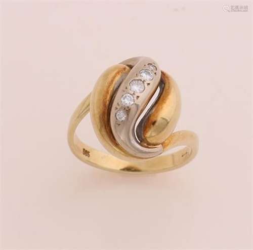 Gold ring with diamond