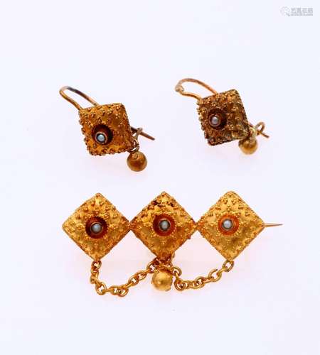 Gold earrings and brooch