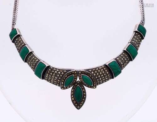 Silver necklace with malachite