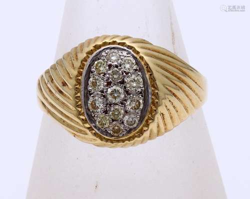 Gold ring with diamond, oval