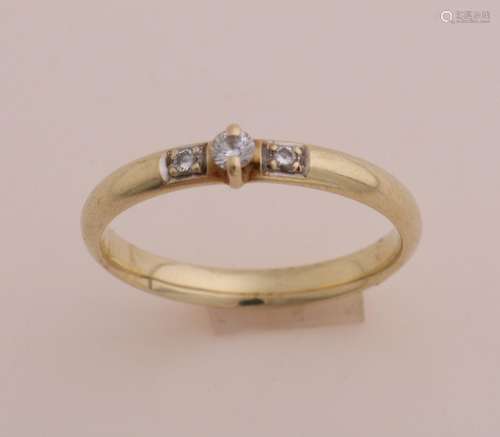 Gold ring with diamond