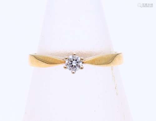 Gold ring with diamond