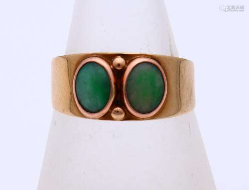 Gold ring with jade