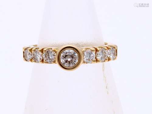 Yellow gold ring with diamond