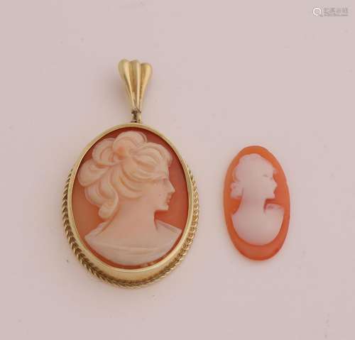 gold cameo pendant