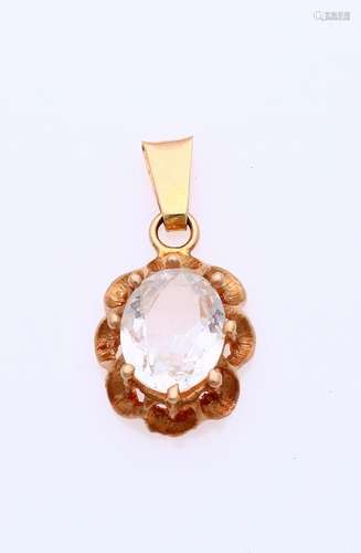 Gold pendant with zirconia