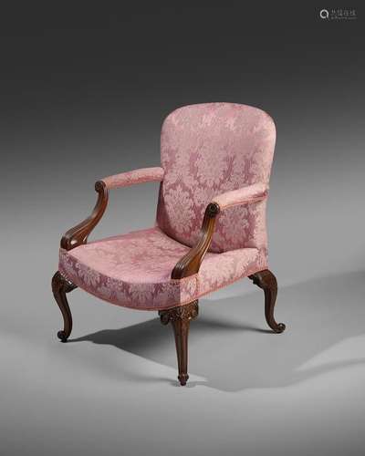 UN BEAU FAUTEUIL DE BIBLIOTHÈQUE EN ACAJOU DE STYLE GEORGE I...