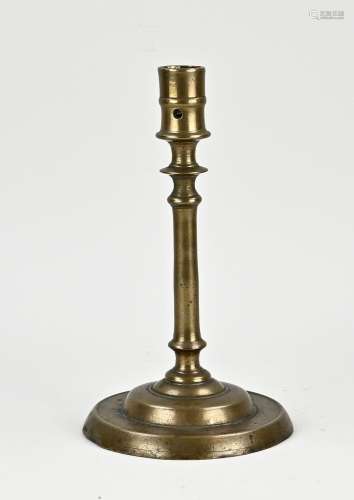 17th century bronze candlestick, H 23 cm.