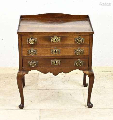 Mahogany chest of drawers, 1880