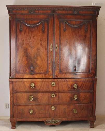 Mahogany Louis Seize cabinet, 1780