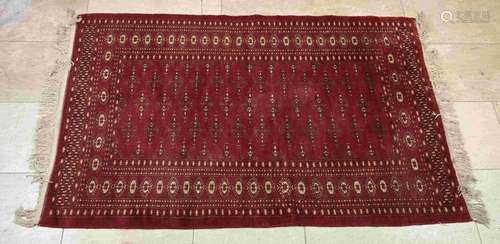 Persian rug, 154 x 97 cm.