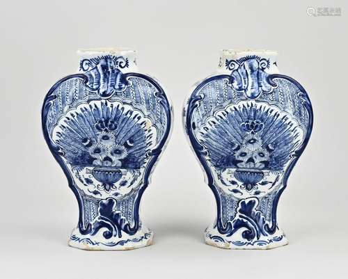 Set of 18th century Delft vases, H 26 cm.