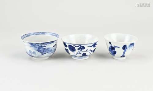 3x 18th century Chinese Kang Xi cups