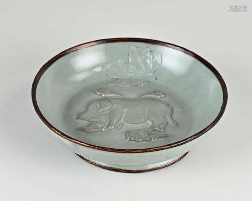 Chinese celadon bowl Ø 17 cm.