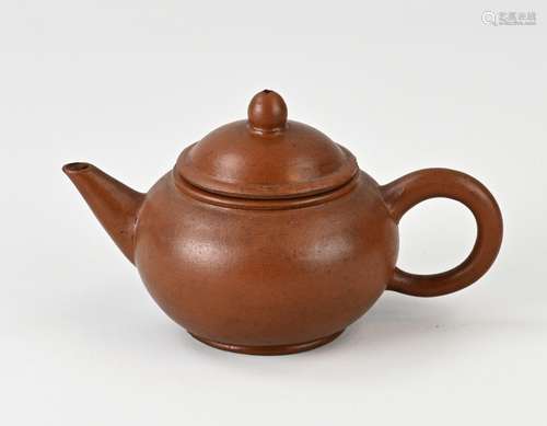 Chinese Yixing teapot Ø 7 cm.