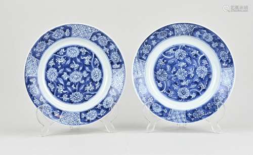 Two Chinese plates Ø 20.5 cm.