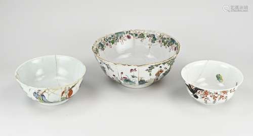 Three rare Chinese bowls Ø 17.6 - 26 cm.