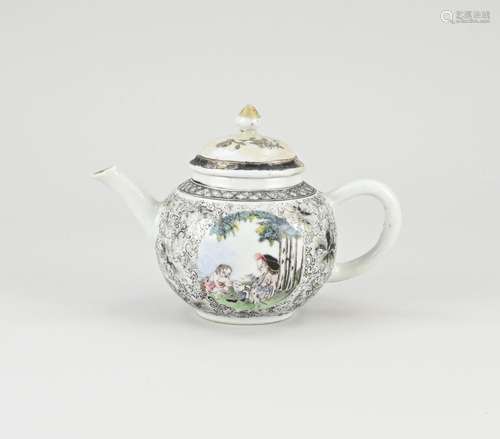 18th century Chine de commande stew pot