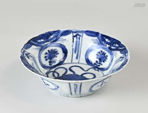 17th century Chinese Wanli bowl Ø 15 cm.