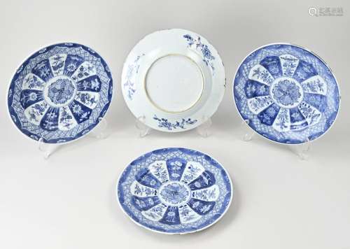 Four 18th century Chinese plates Ø 23.5 cm.