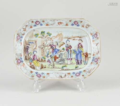 18th Century Chinese Family Rose meat dish 29 x 21 cm.