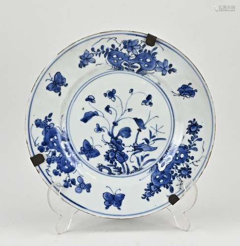 17th - 18th century Chinese plate, Ø 21.7 cm.