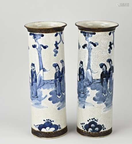 Two antique Chinese vases, H 30.2 cm.