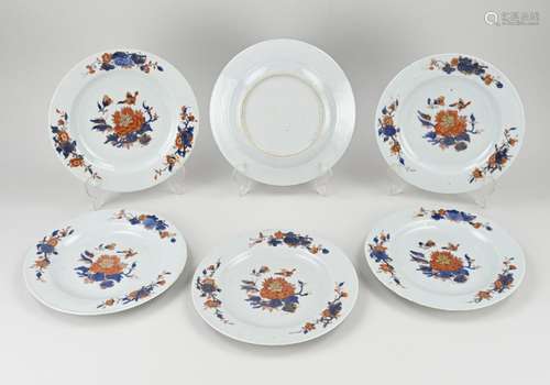 Six 18th century Imari plates, Ø 23.3 cm.