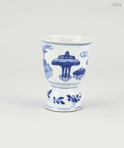 17th - 18th century Chinese Kang Xi stem cup Ø 8 cm.