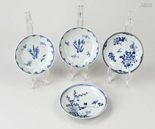 Four 18th century Chinese dishes Ø 10 - Ø 12 cm.