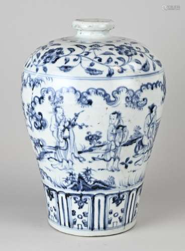 Chinese Meiping vase, H 30.5 cm.