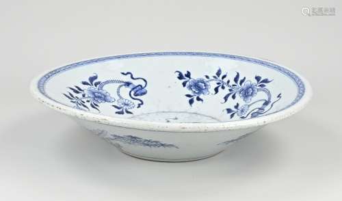18th century Chinese Queng Lung bowl Ø 38 cm.