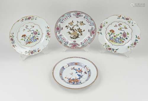 Four 18th century Chinese Family Rose plates Ø 22 - 23 cm.