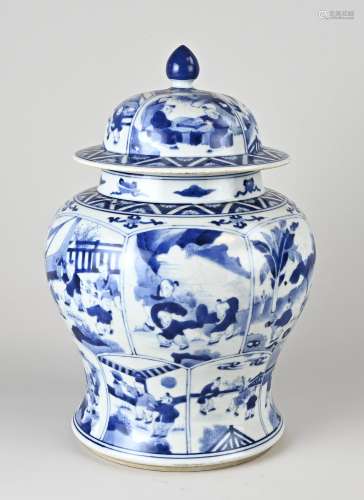 Chinese lidded vase, H 34 cm.
