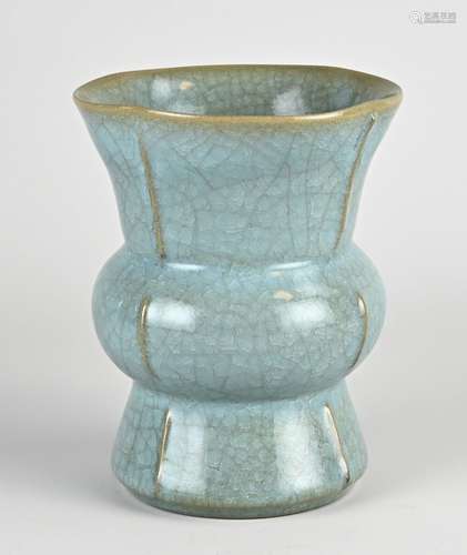 Chinese celadon vase, H 16.5 cm.