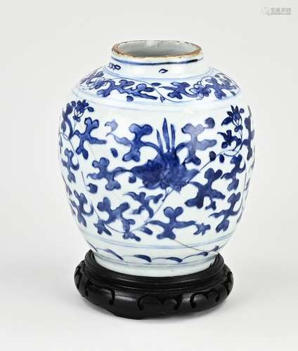 17th century Chinese vase on pedestal