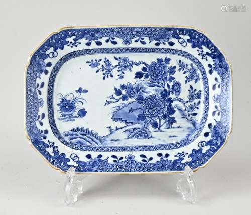 18th century Chinese Queng Lung meat dish, 29 x 21 cm.