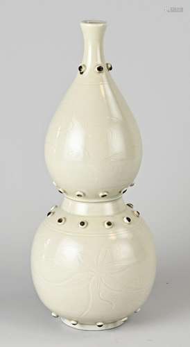 Chinese knob vase, H 31 cm.