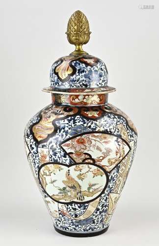 Large 18th century Imari lidded pot, H 62 cm.