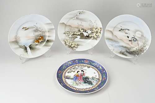 Four antique Chinese/Japanese plates Ø 25 - Ø 26.5 cm.