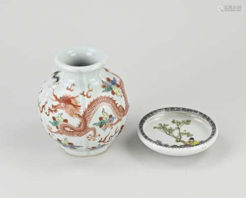 Two parts Chinese porcelain