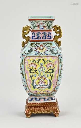 Chinese wall vase, H 19.7 cm.