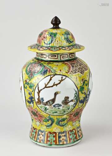 Chinese Family Verte lidded jar
