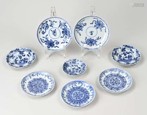 Eight 18th century Chinese dishes Ø 11.5 - Ø 13 cm.