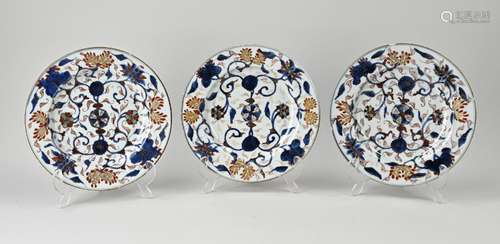 Three Chinese Imari plates Ø 22.6 cm.