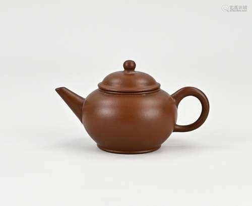 Chinese Yixing teapot Ø 7 cm.